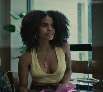 Zazie Beetz / zaziebeetz nude photo #0032