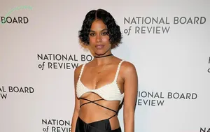 Zazie Beetz / zaziebeetz nude photo #0085