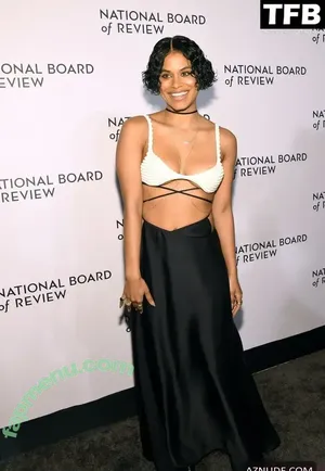 Zazie Beetz / zaziebeetz nude photo #0095
