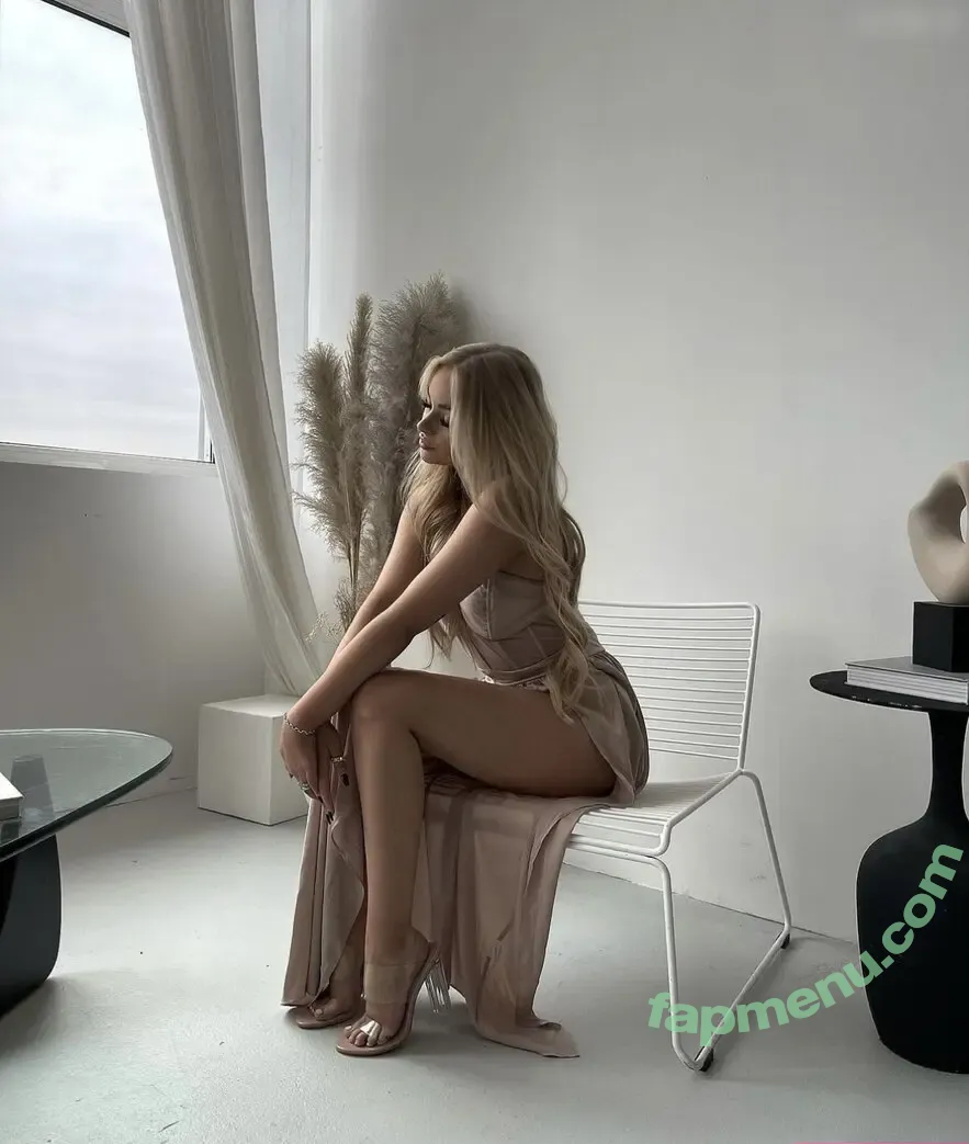 Zclina nude photo #0213 (Zclina)