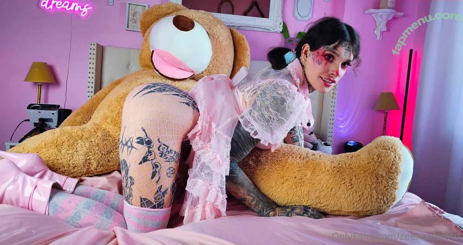 zeenosferatu nude photo #0067 (zeenosferatu)