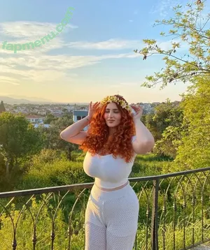 Zehra Aslan / _zehraasln nude photo #0012