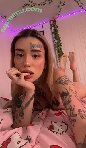 Zeliahxo / Female alien / reel nude photo #0145