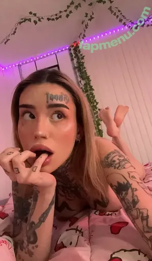 Zeliahxo / Female alien / reel nude photo #0146