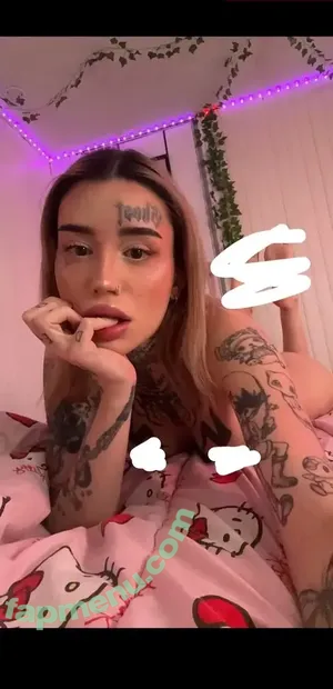 Zeliahxo / Female Alien nude photo #0162