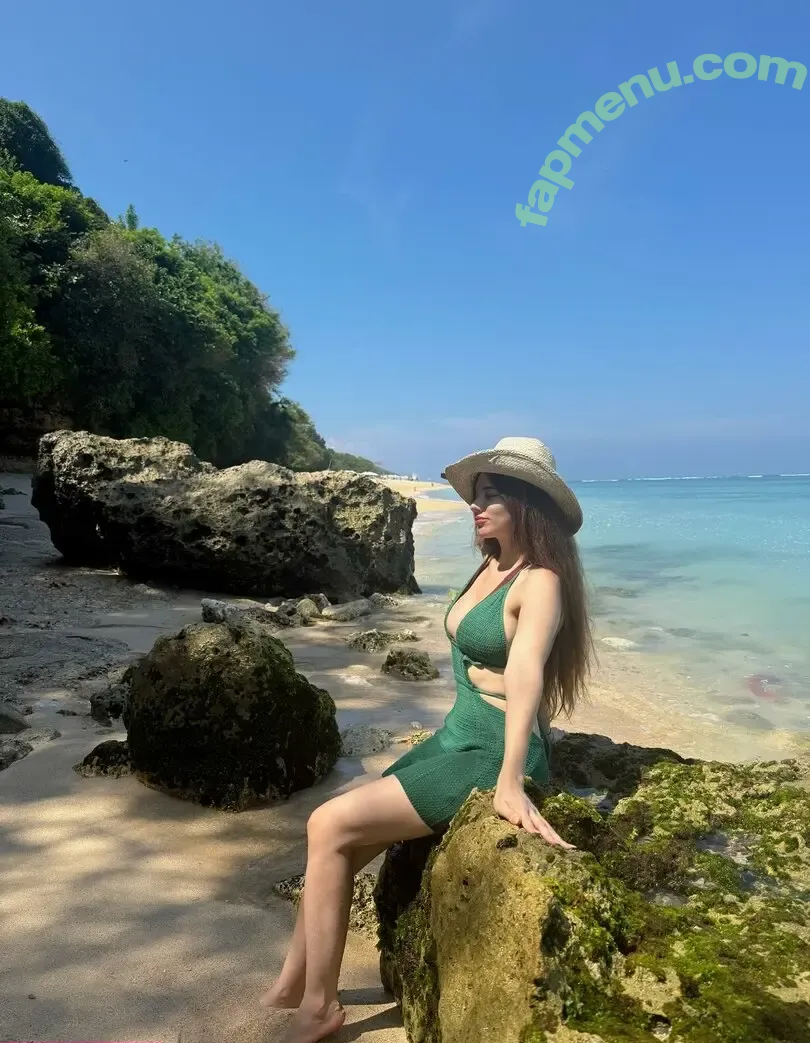 Zeling nude photo #0061 (Alicia / ZeIing)