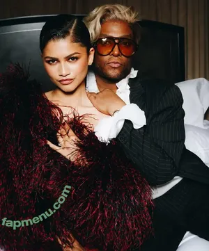 Zendaya / zayarose11 nude photo #0056