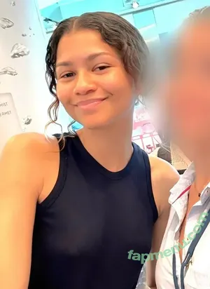 Zendaya / zayarose11 nude photo #0183