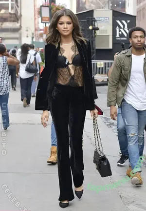 Zendaya / zayarose11 nude photo #0265