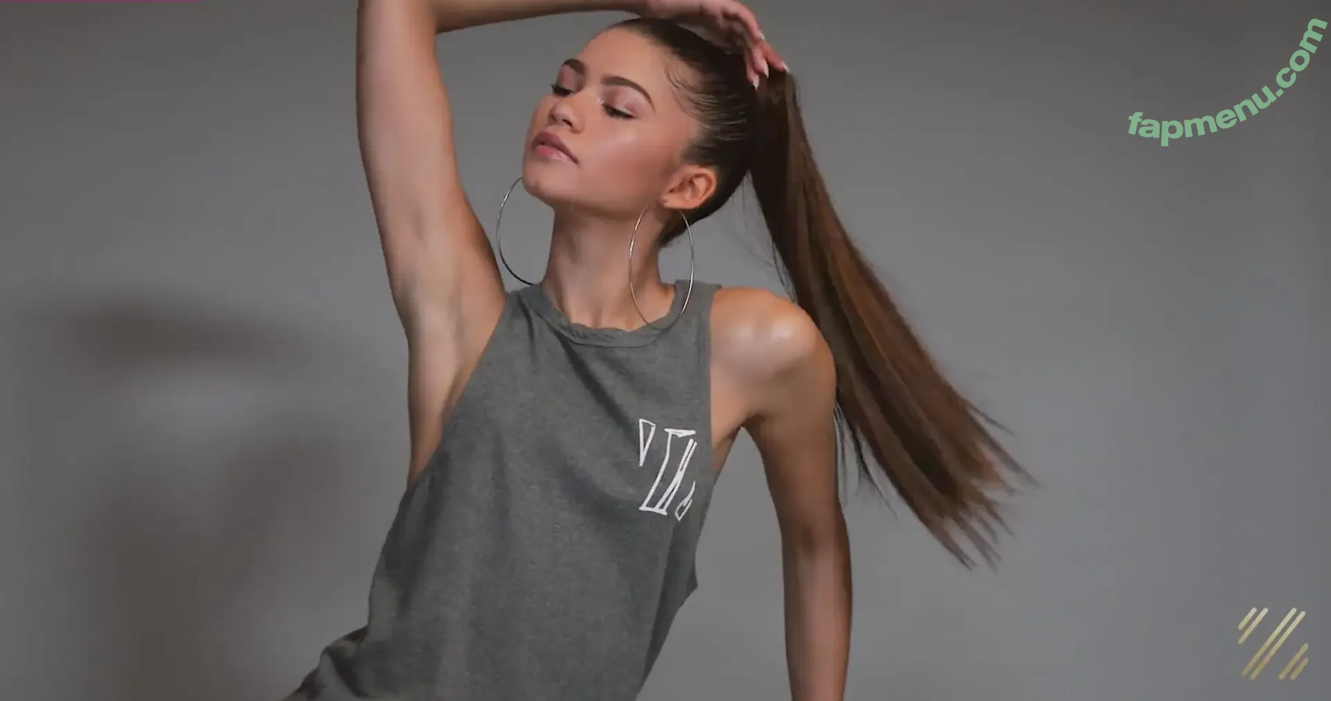 Zendaya nude photo #0057 (zayarose11)