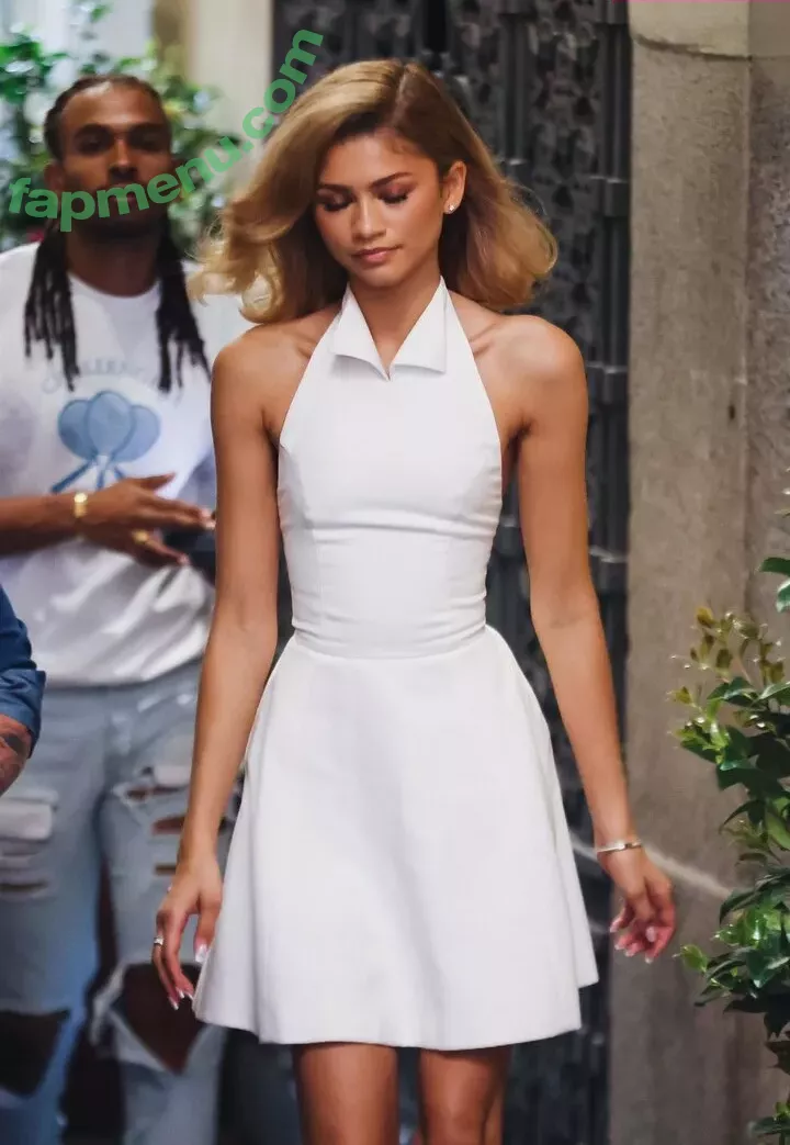 Zendaya nude photo #1937 (linda.voilet)
