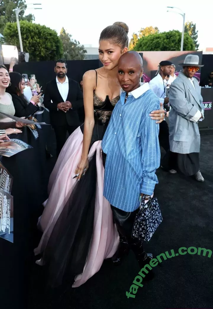 Zendaya nude photo #1988 (linda.voilet)