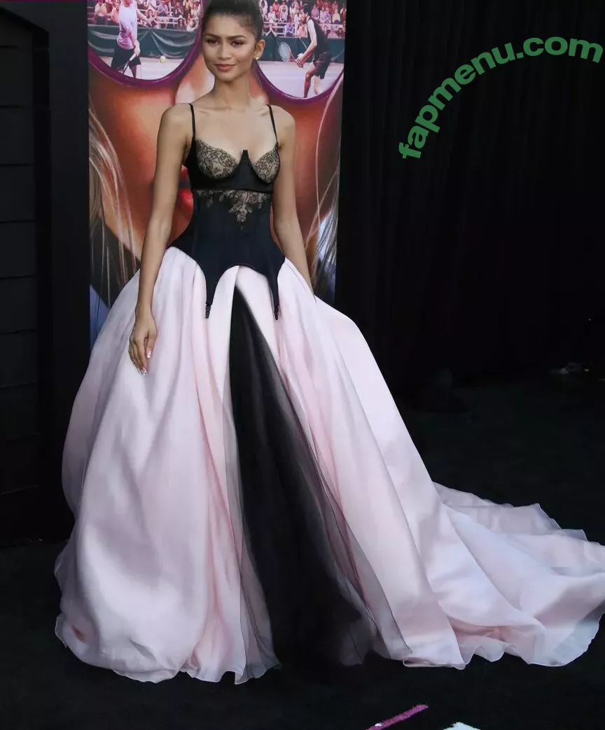 Zendaya nude photo #1995 (linda.voilet)