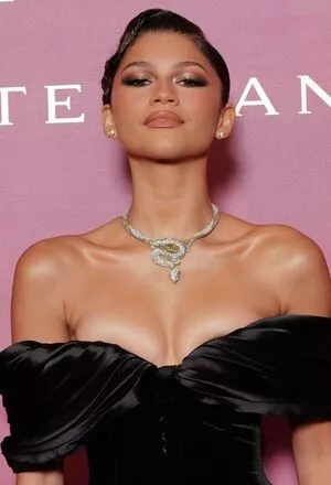 Zendaya / linda.voilet nude photo #2472