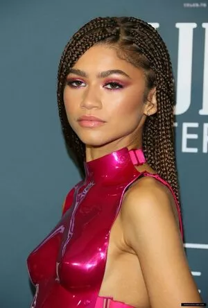 Zendaya / linda.voilet nude photo #2525
