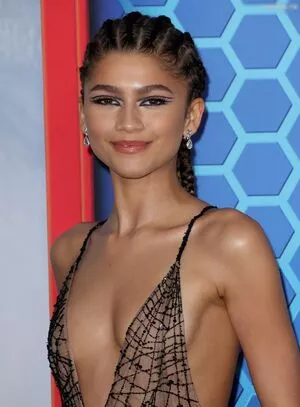 Zendaya / linda.voilet nude photo #2532