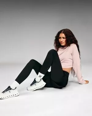 Zendaya / linda.voilet nude photo #2695