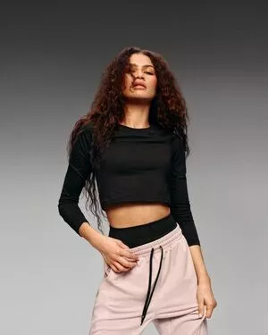 Zendaya / linda.voilet nude photo #2696