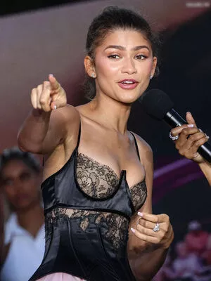 Zendaya / linda.voilet nude photo #2924