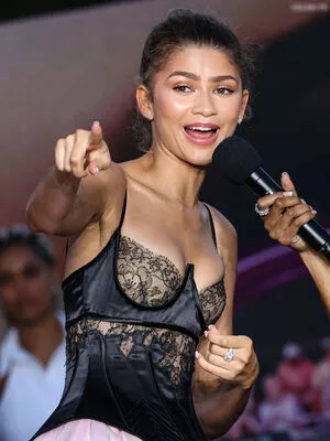 Zendaya / linda.voilet nude photo #2926