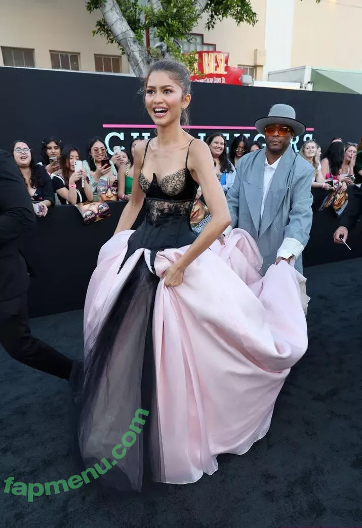 Zendaya nude photo #2023 (linda.voilet)