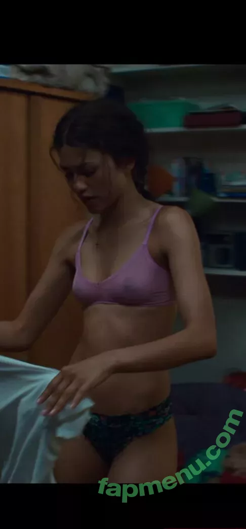 Zendaya nude photo #2436 (linda.voilet)