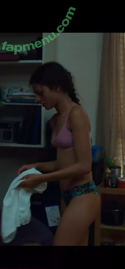 Zendaya nude photo #2440 (linda.voilet)