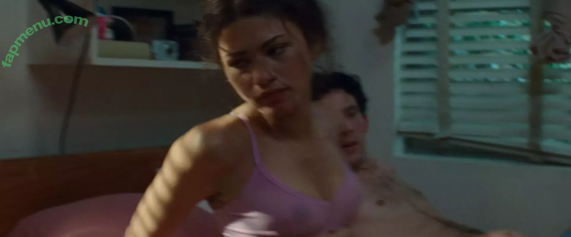 Zendaya nude photo #2443 (linda.voilet)