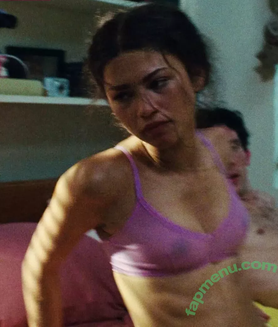 Zendaya nude photo #2462 (linda.voilet)