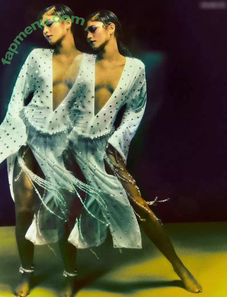 Zendaya nude photo #2490 (linda.voilet)