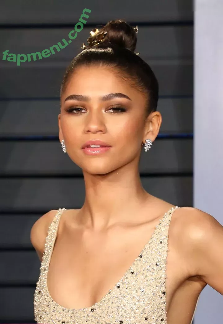 Zendaya nude photo #2527 (linda.voilet)