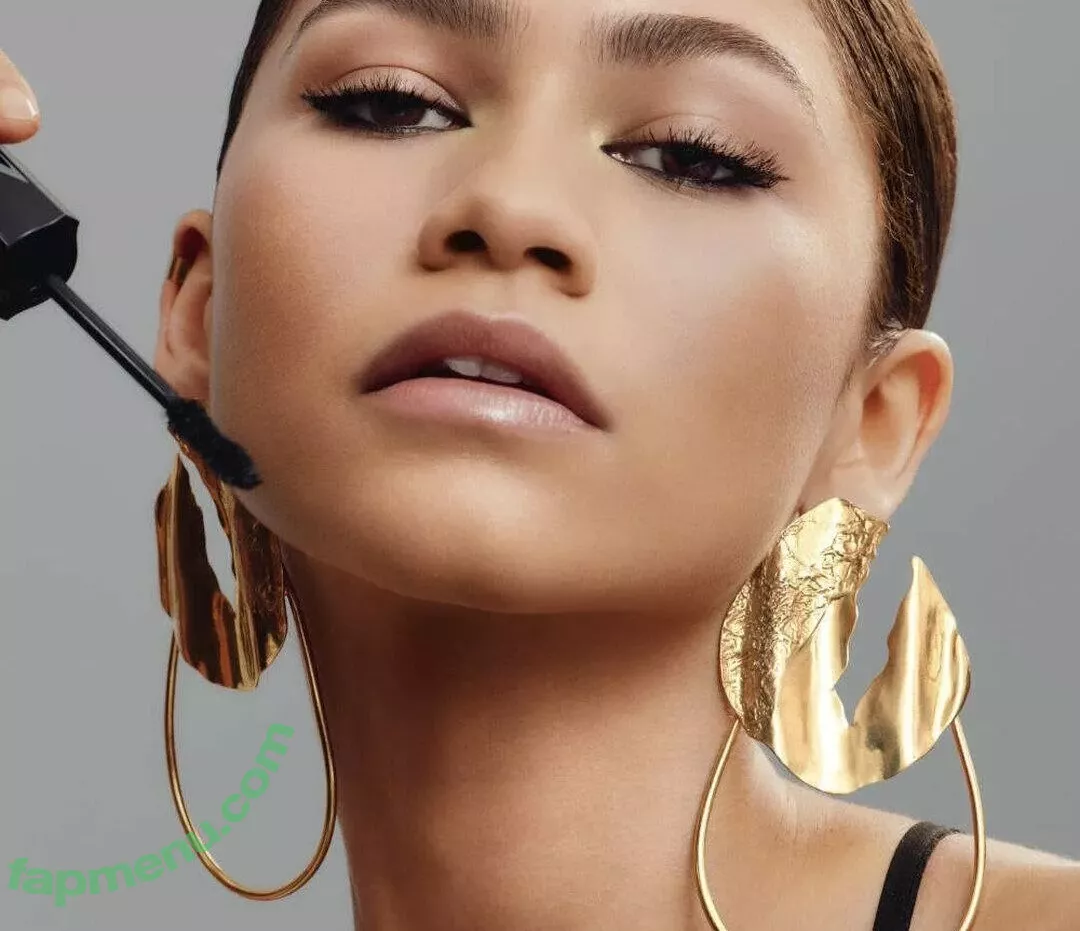 Zendaya nude photo #2595 (linda.voilet)