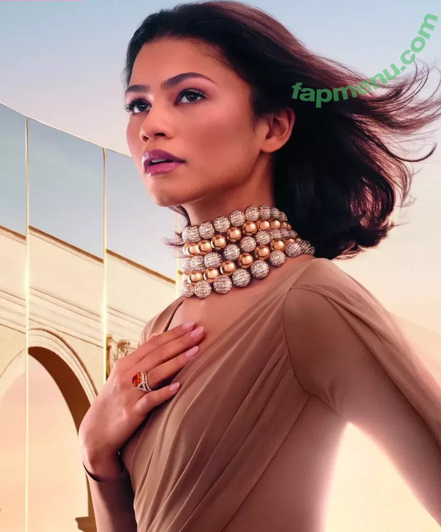 Zendaya nude photo #2605 (linda.voilet)