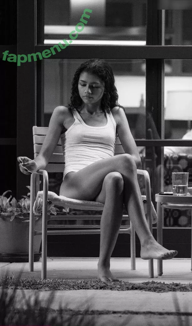 Zendaya nude photo #2666 (linda.voilet)