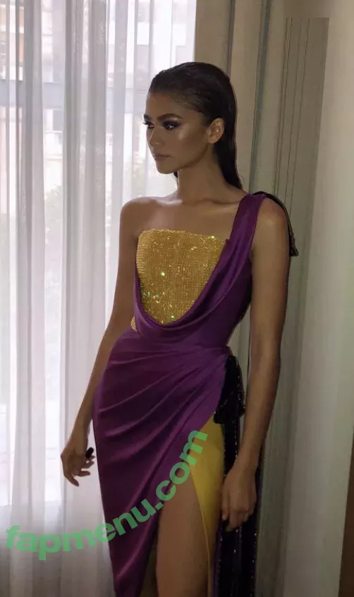 Zendaya nude photo #2681 (linda.voilet)
