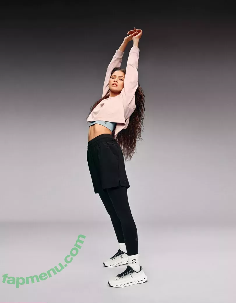 Zendaya nude photo #2712 (linda.voilet)