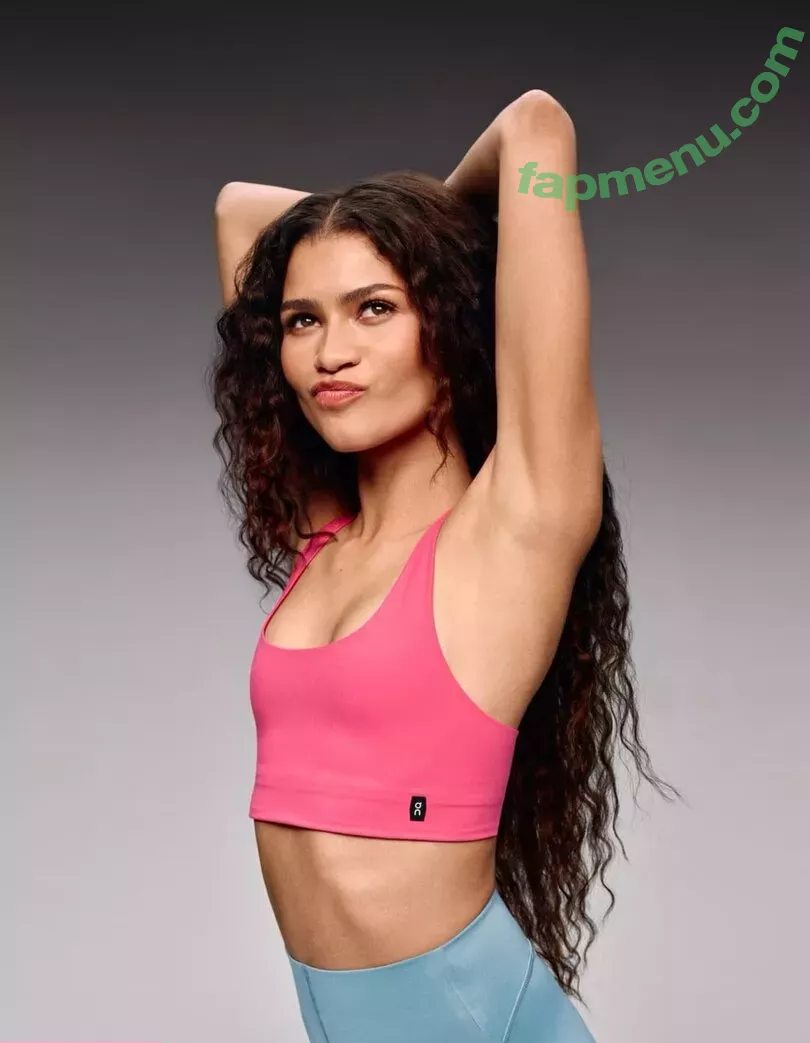 Zendaya nude photo #2713 (linda.voilet)