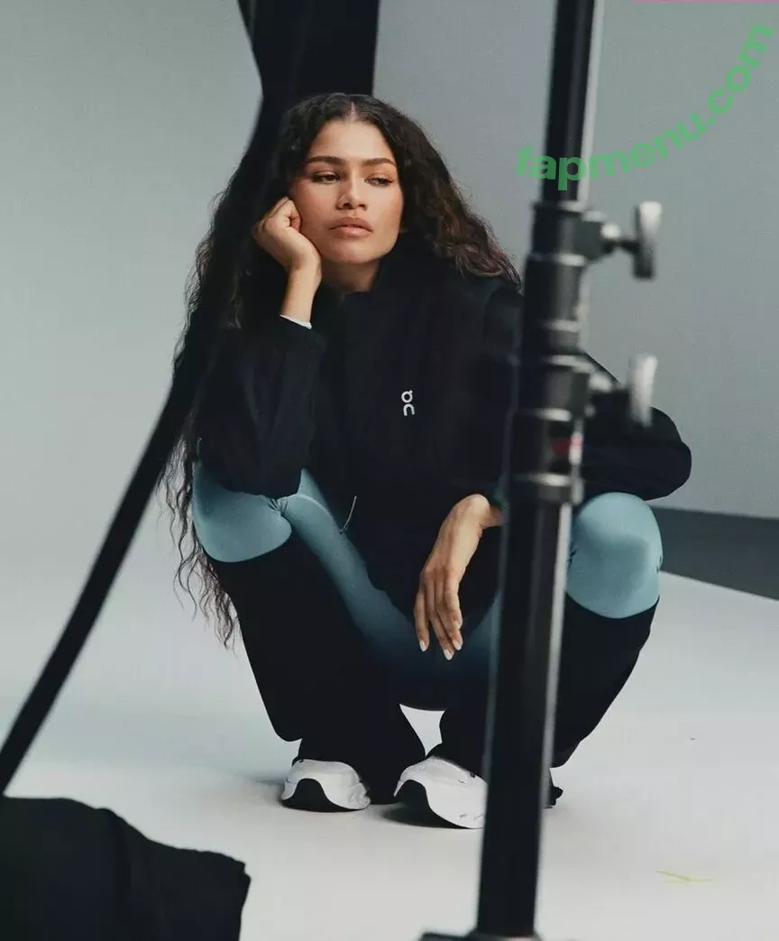 Zendaya nude photo #2720 (linda.voilet)