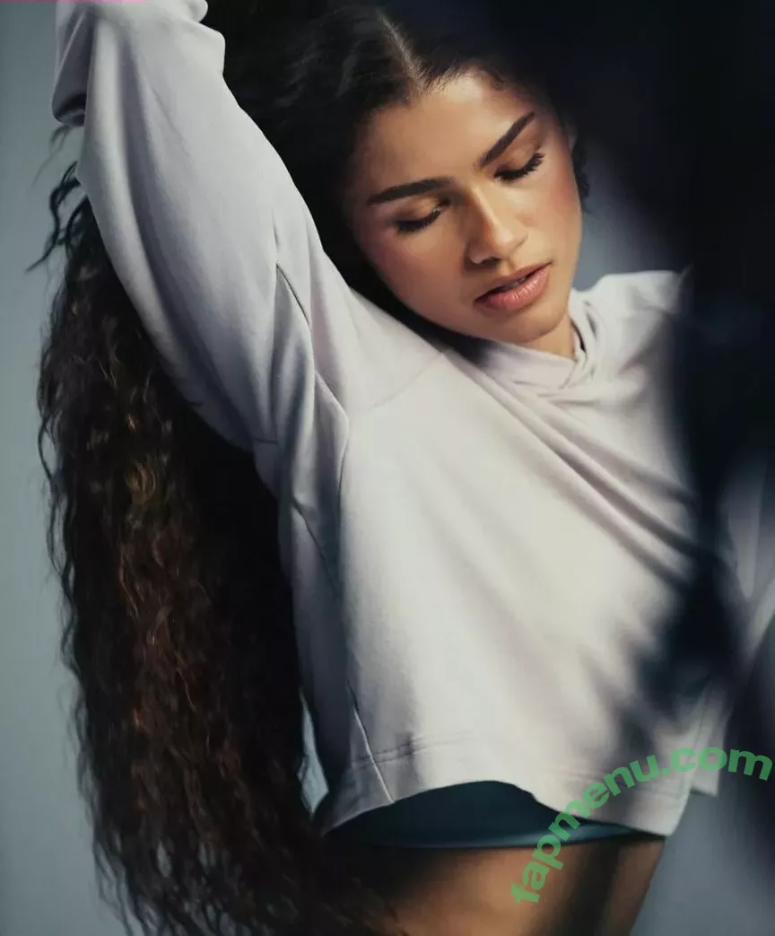 Zendaya nude photo #2721 (linda.voilet)