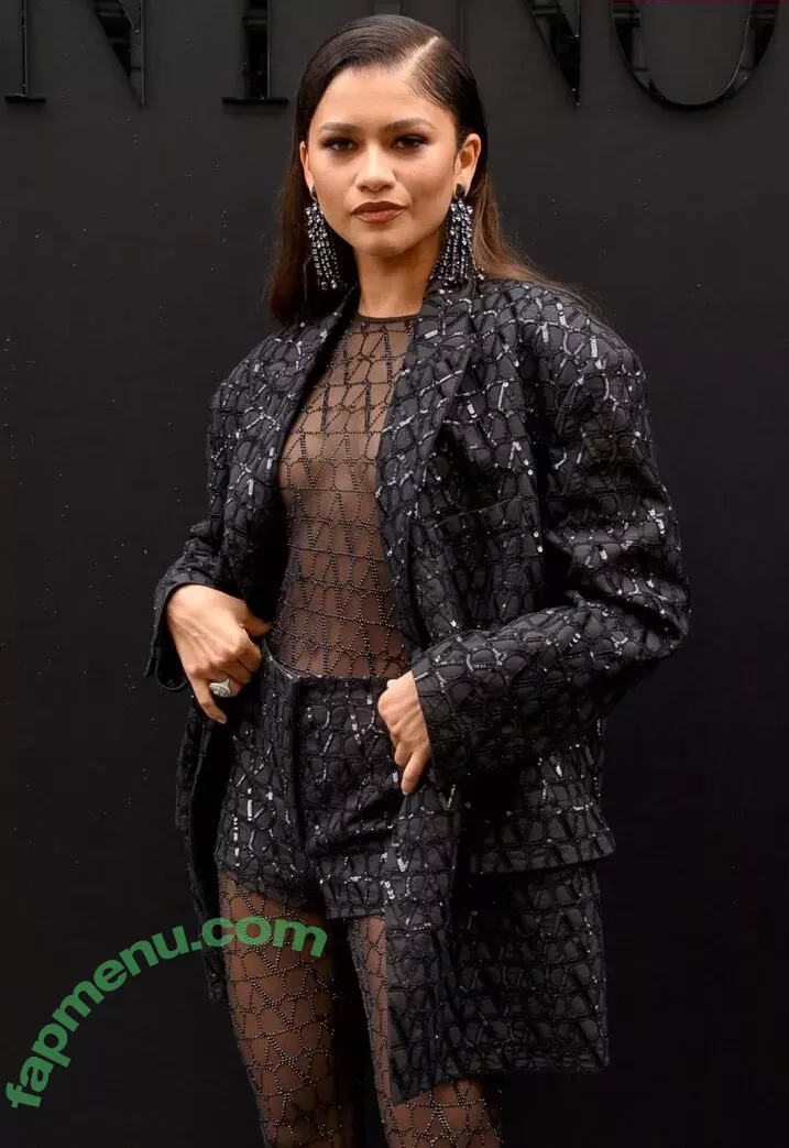 Zendaya nude photo #2731 (linda.voilet)