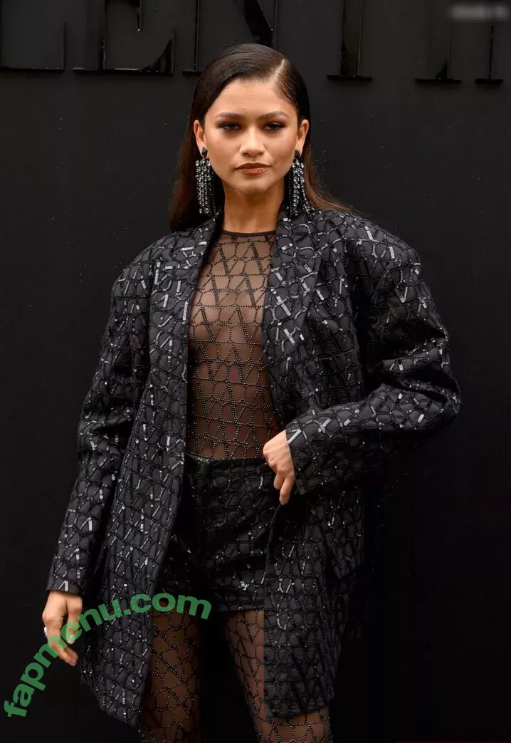 Zendaya nude photo #2749 (linda.voilet)