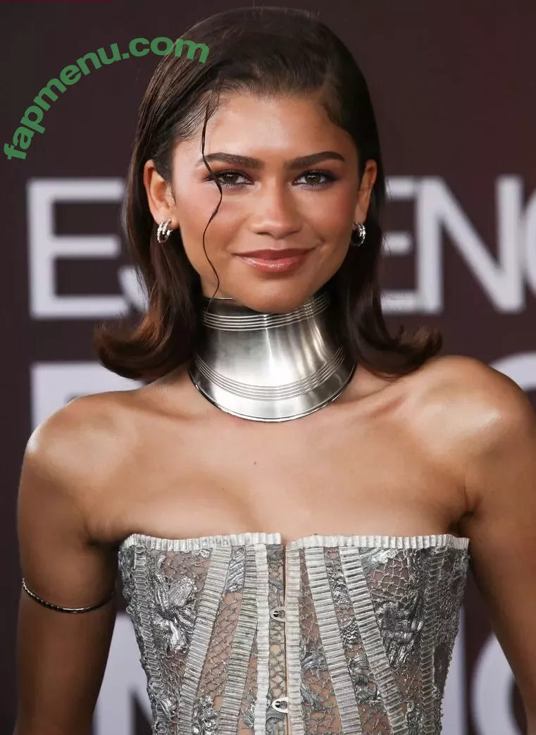 Zendaya nude photo #2828 (linda.voilet)