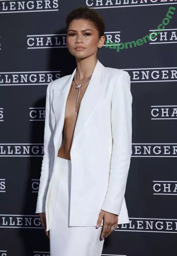 Zendaya nude photo #2854 (linda.voilet)