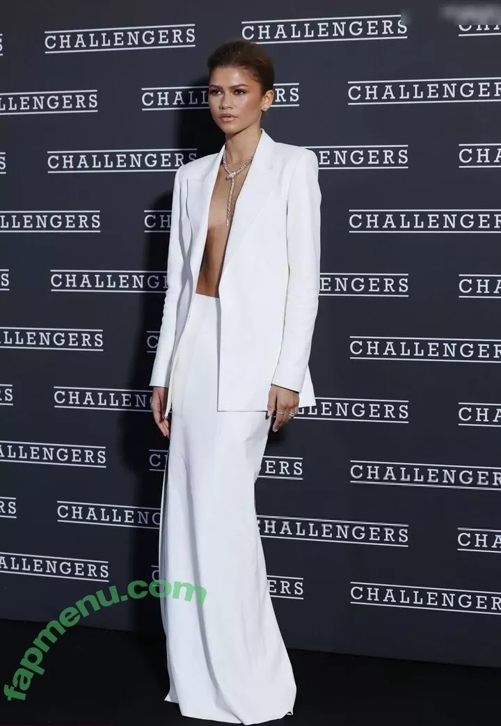 Zendaya nude photo #2862 (linda.voilet)