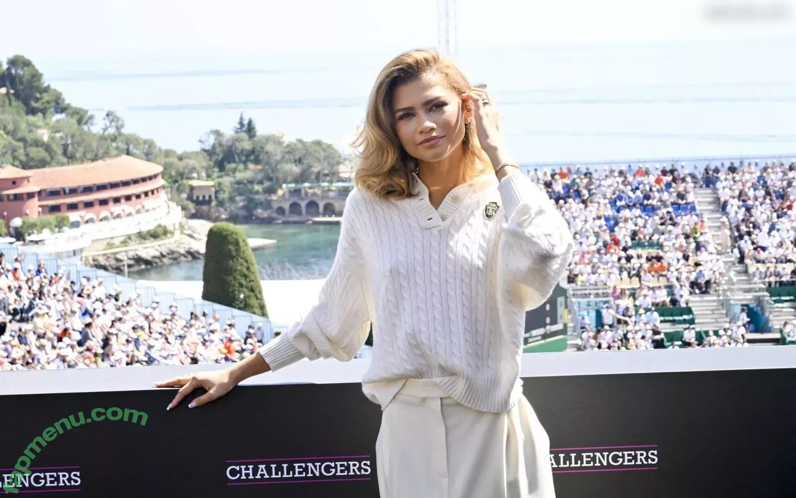 Zendaya nude photo #2898 (linda.voilet)