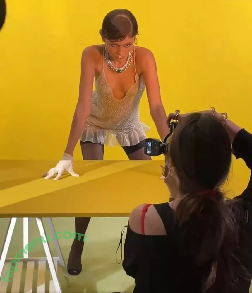 Zendaya nude photo #2933 (linda.voilet)