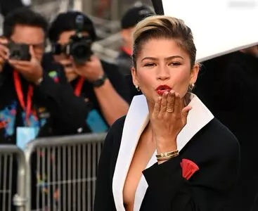 Zendaya / linda.voilet nude photo #3352