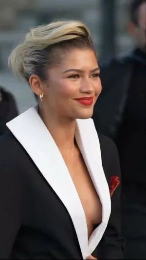 Zendaya / linda.voilet nude photo #3357