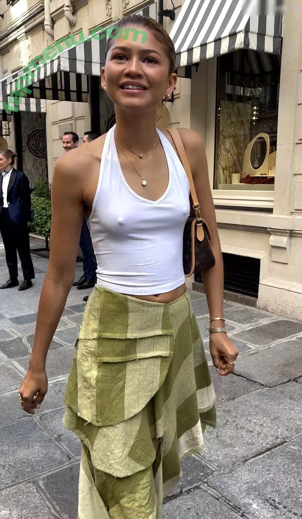 Zendaya nude photo #3143 (linda.voilet)