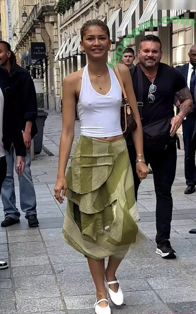 Zendaya nude photo #3145 (linda.voilet)